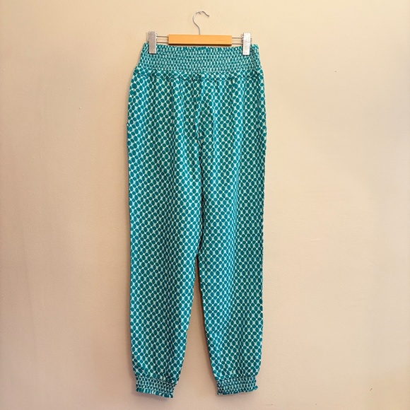 3/$10⚡️CREAM Lightweight Viscose Cropped Ankle Pant w Teal & Cream Pattern - Picture 10 of 16